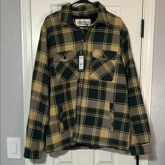 Alpine Design Men's Beige and Green Plaid Jacket - Picture 2 of 5